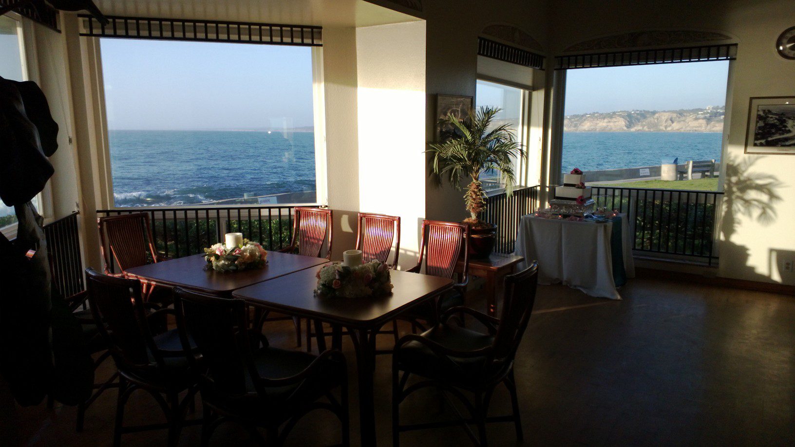 Coastal dining room with table arrangement